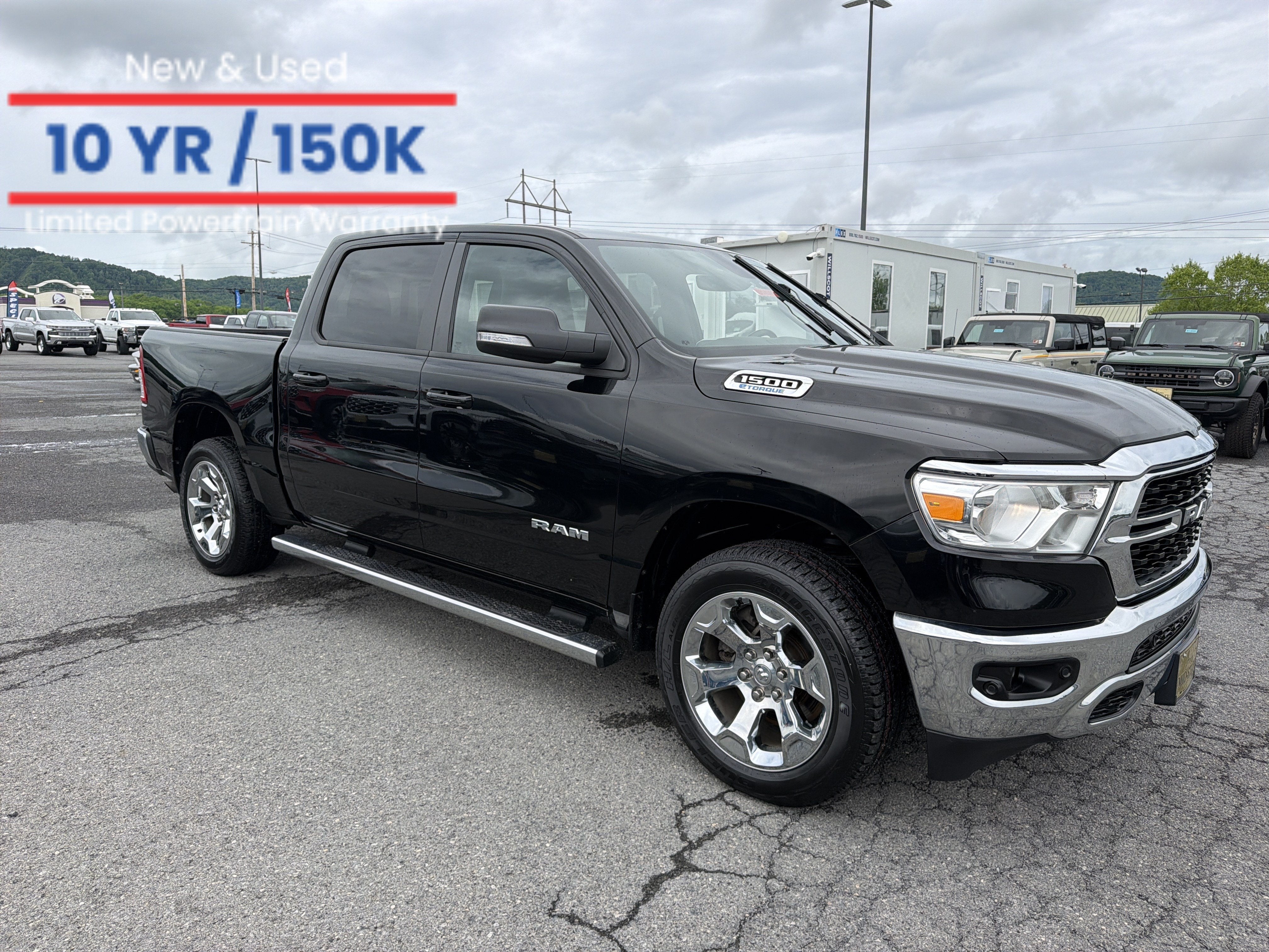 2022 RAM 1500 Big Horn in Diamond Black Crystal Pearlcoat — front three-quarter view